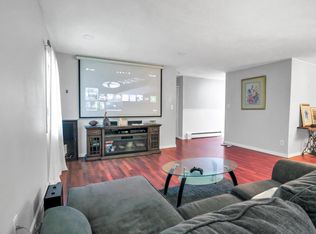 21 Barnwell Ln, Stony Brook, NY 11790