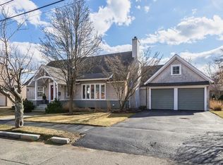 44 Dale St, Swampscott, MA 01907