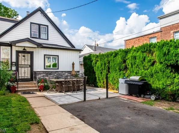 282 Ackerman Ave, Clifton City, NJ 07011