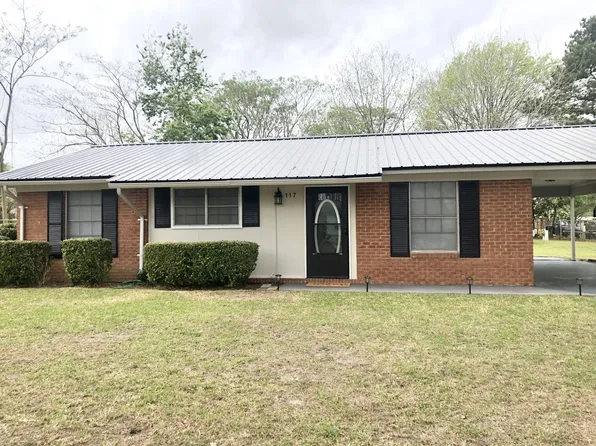 117 Martin Luther King Dr, Lyons, GA 30436