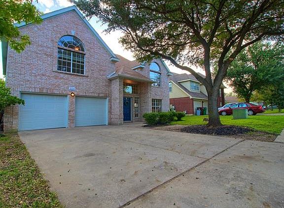 3rd image of 2212 Sedgewick Ln