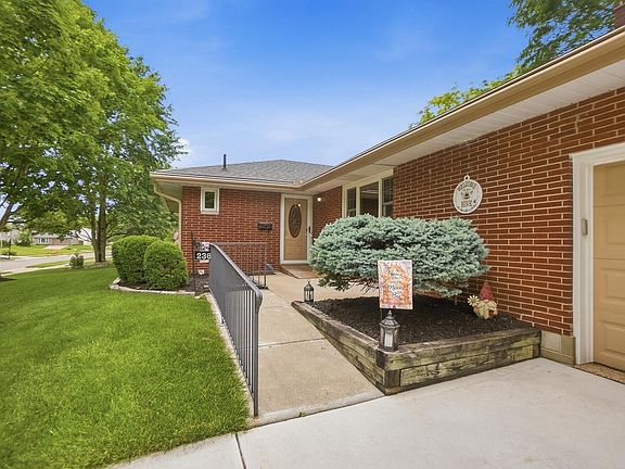 4th image of 236 Drakewood Rd