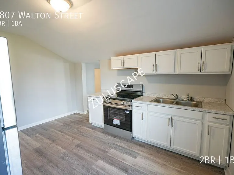 1807 Walton St — Photo 7