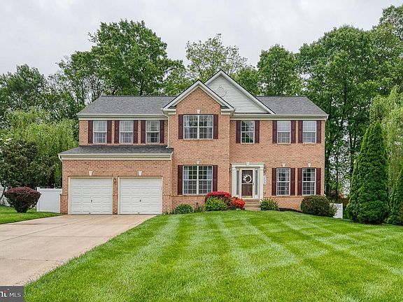 2nd image of 2623 E Rhododendron Dr