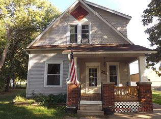 226 E Pottawatomie St, Rossville, KS 66533