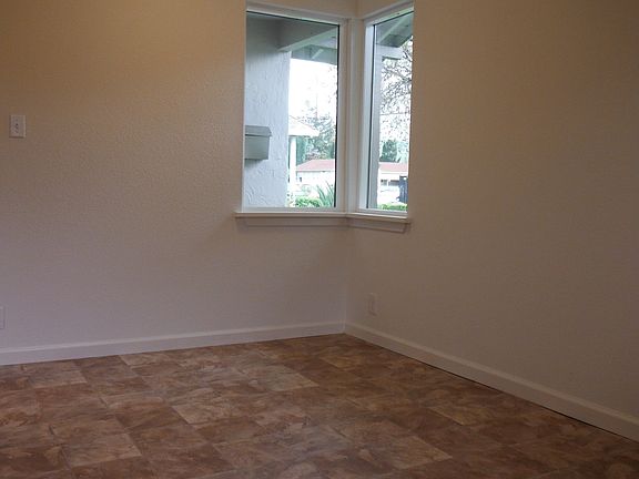 2nd image of 3033 Gay Ave