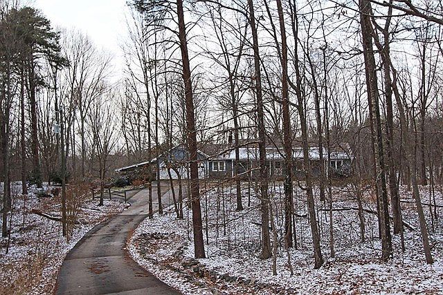 2nd image of 1300 Smithdale Rd