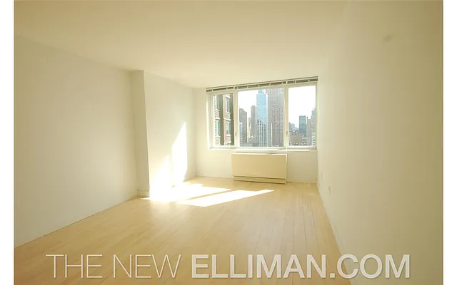 Rented by Douglas Elliman | media 23