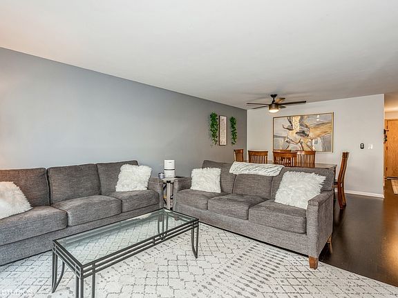 5th image of 6534 N Northwest Hwy APT 2B