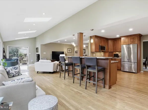 4205 Elizabeth Ln, Annandale, VA 22003