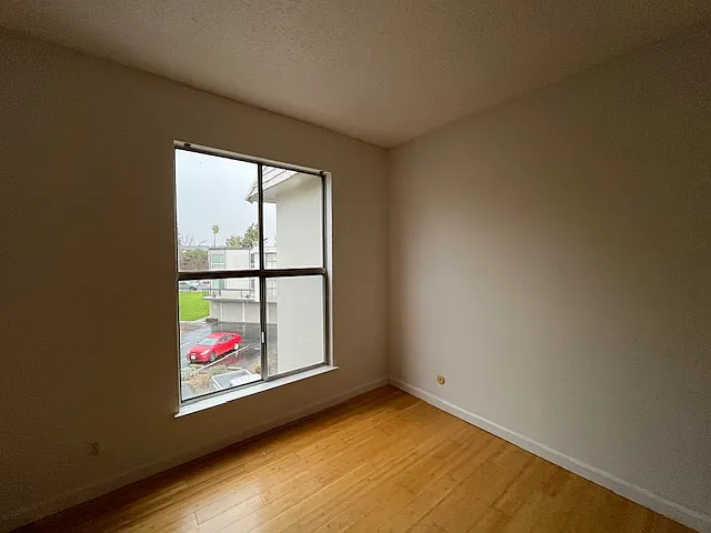 2048 Sierra Rd — Photo 2