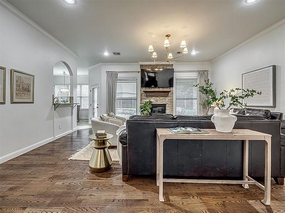 5th image of 1324 Bay Bridge Ct