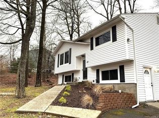 45 Crane Rd, Middletown, NY 10941