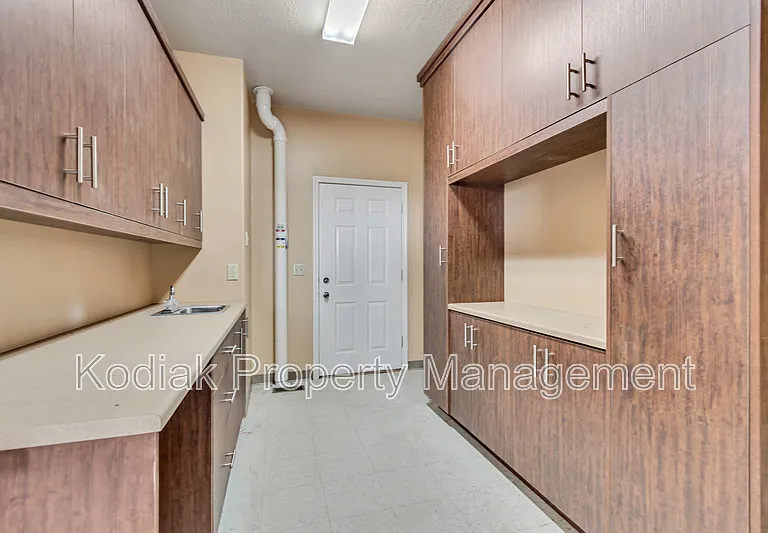 3608 E Crest Mount Cir — Photo 17