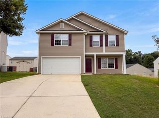 4 Bay Willows Ct, Greensboro, NC 27406