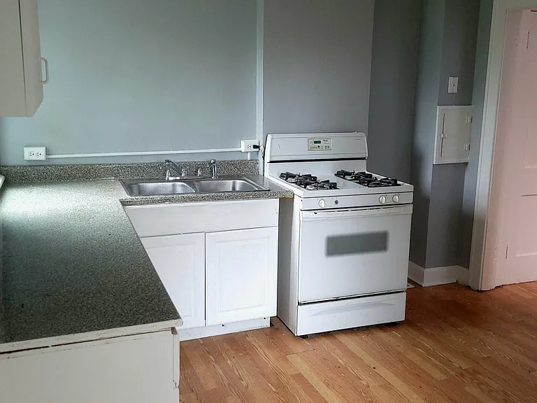 1629 Briarwood Ave — Photo 6