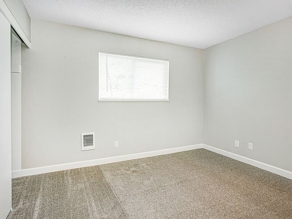 5th image of 13306 SE Linden Ln #11