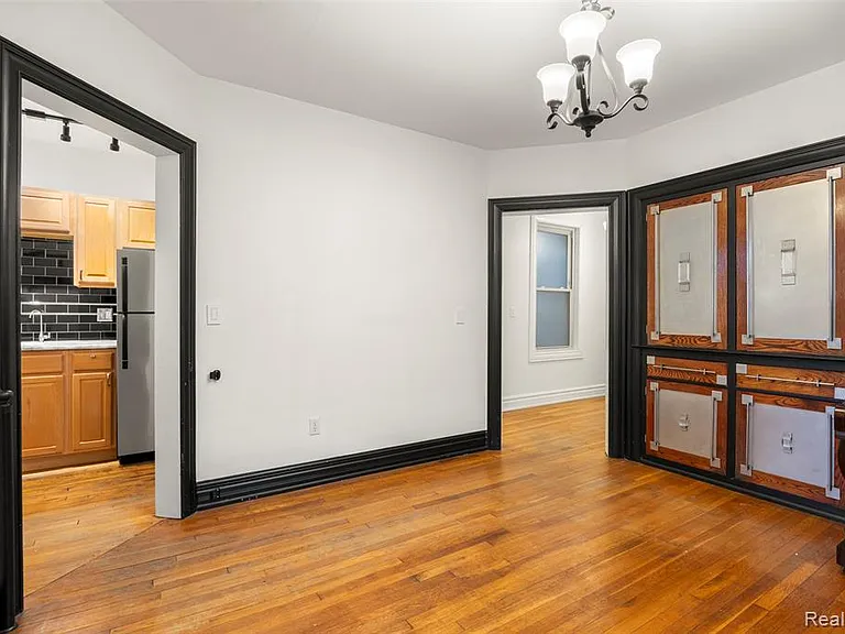 469 W Willis St #3 — Photo 11