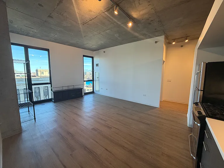 1112 N Marshfield Ave #801 — Photo 25