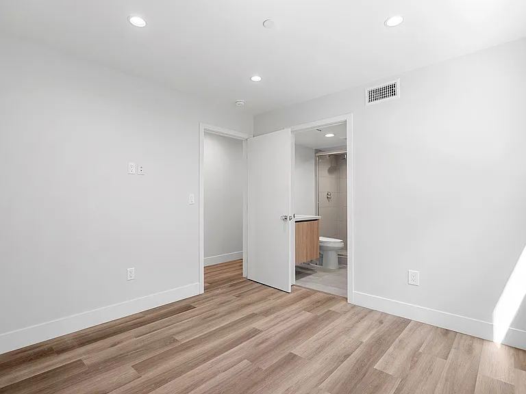14802 Vanowen Property LLC — Photo 14