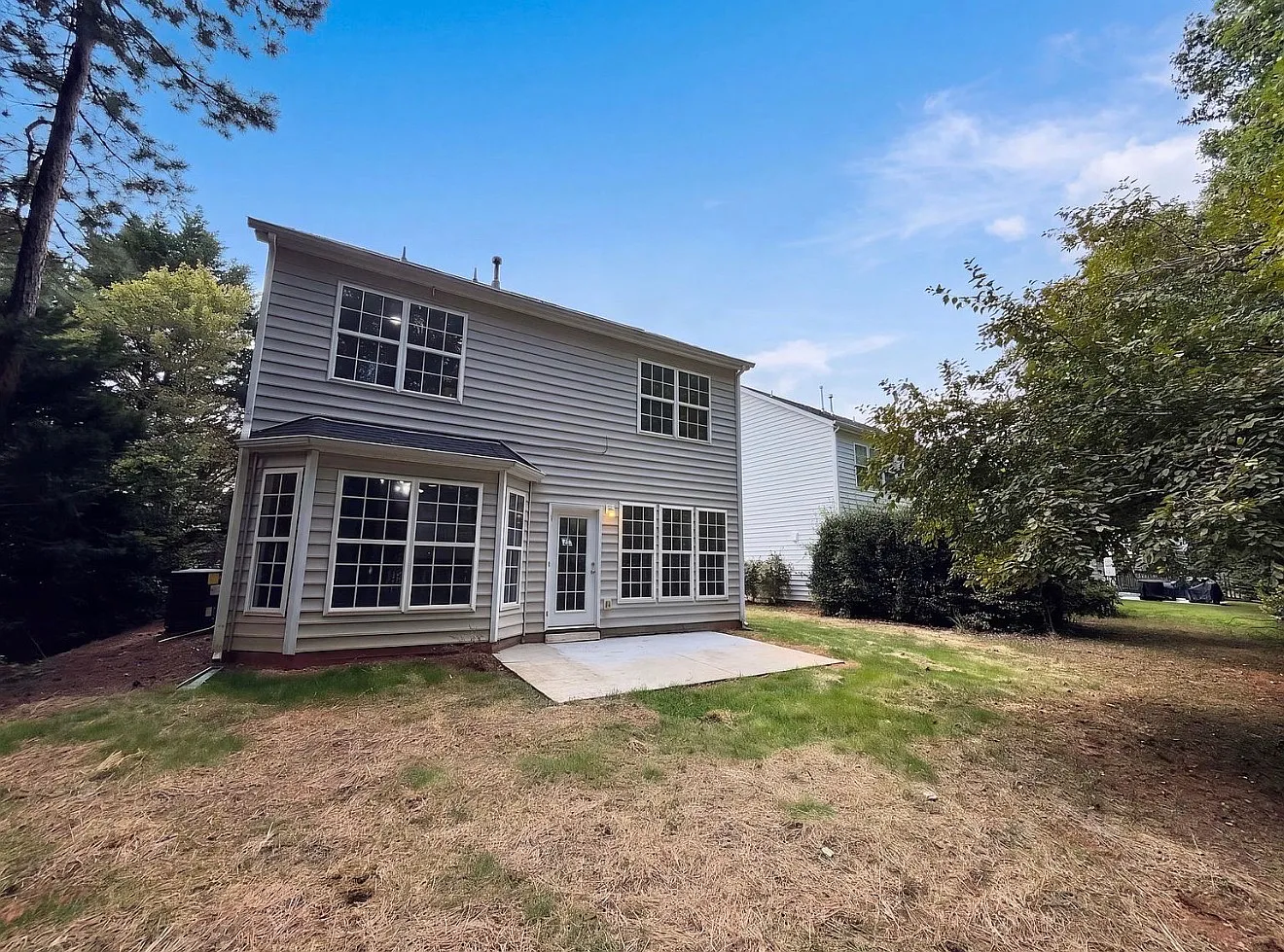 3 bed, 2000 sqft, $2,715 — Photo 4
