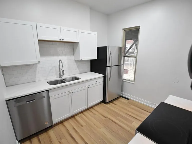 410 W 1st Ave — Photo 3