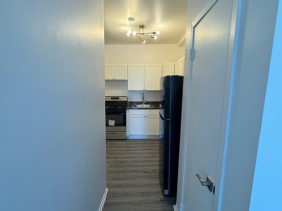 3rd image of 337 Randolph Ave #5RG