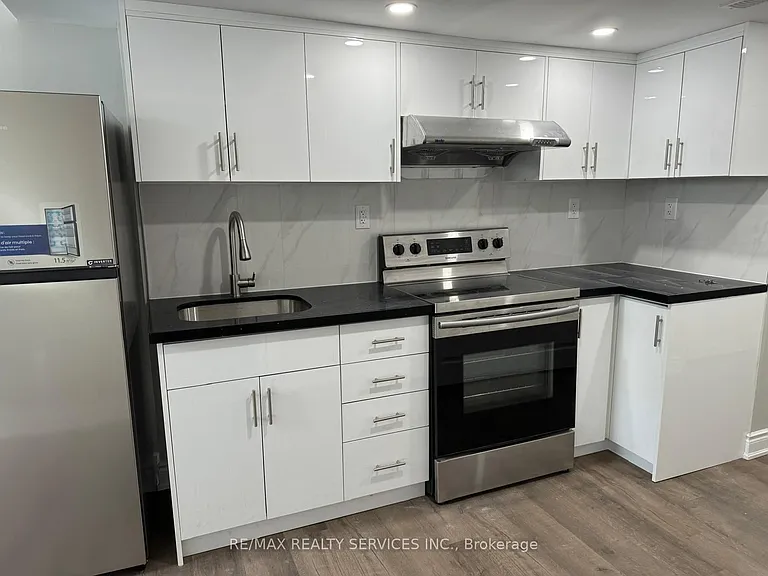 42 Cadillac Cres S #BASEMENT — Photo 4