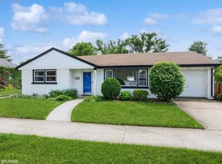 9431 Garfield Ave, Brookfield, IL 60513