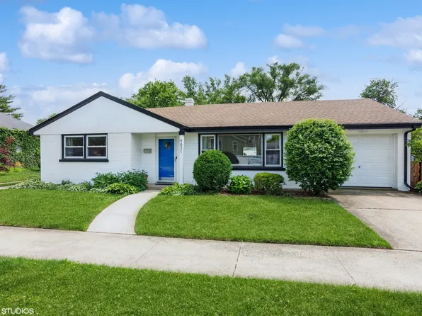 9431 Garfield Ave, Brookfield, IL 60513