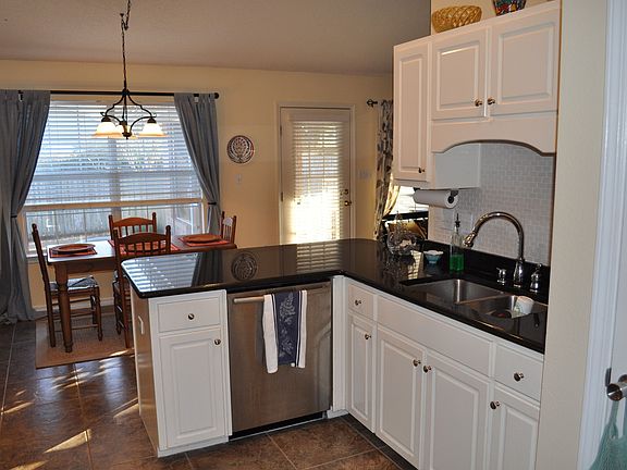 5th image of 2359 Heritage Cir