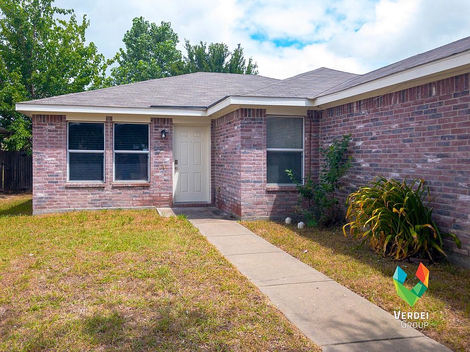 1st image of 3413 Pinebrook Dr