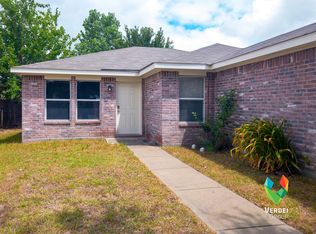 3413 Pinebrook Dr, Dallas, TX 75241