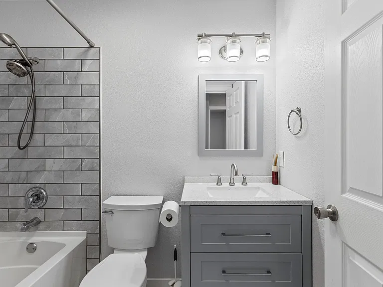 570 Oasis Dr — Photo 7