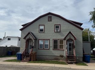 804 Pacific St #A, Menasha, WI 54952