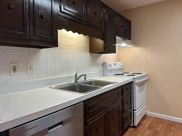 452 Chapel Ridge Dr #H — Photo 12