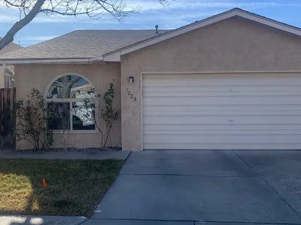 7220 Canary Ln NE, Albuquerque, NM 87109