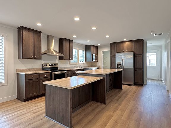 4th image of 13506 W 176th Ter