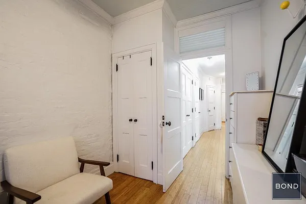 Rented by Bond New York | media 25