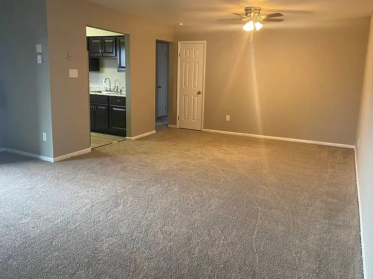 Topton Garden Apartments — Photo 5
