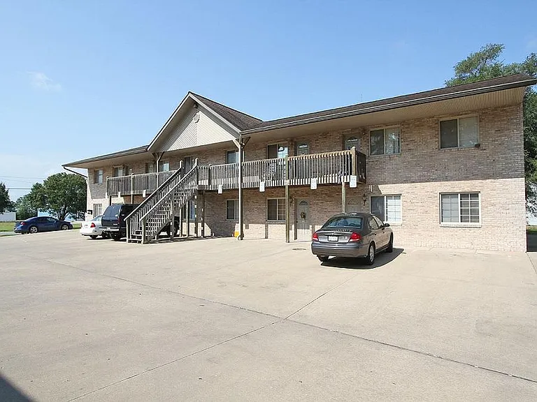 Cedar Pointe — Photo 1
