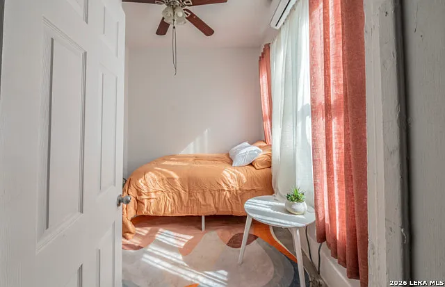 302 E Cevallos #1 — Photo 12