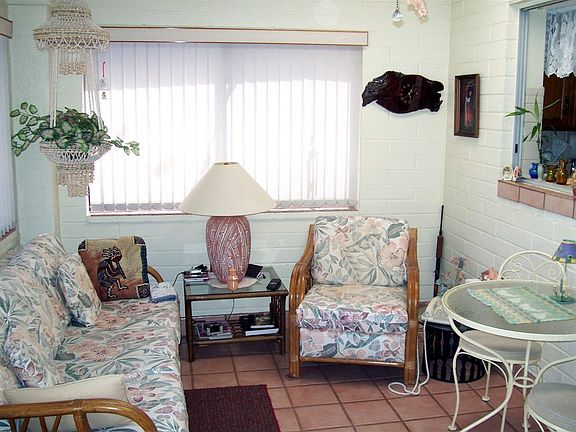 Arizona Room w Pass-Through Kitchen Window