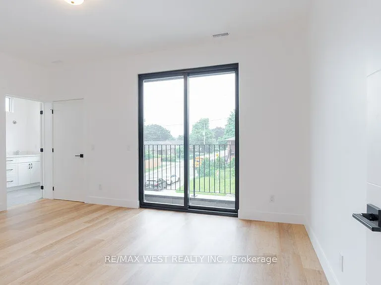 63 Lonborough Ave — Photo 7