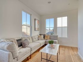 520 NE 56th Ave