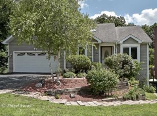 1108 Burr St, Lake In The Hills, IL 60156