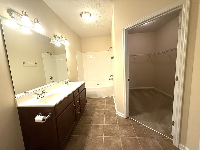 9400 Clubview Dr — Photo 16