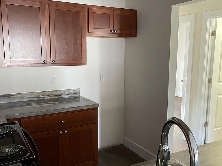 90 Court Yard Ln #7 — Photo 10