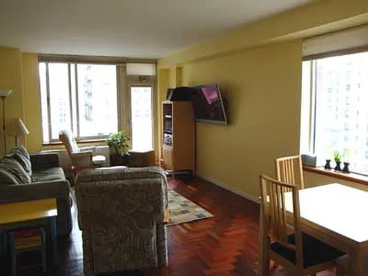 Sold by Boulevard Residentials | media 11