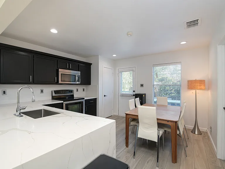 5822 Armstrong Wl — Photo 18